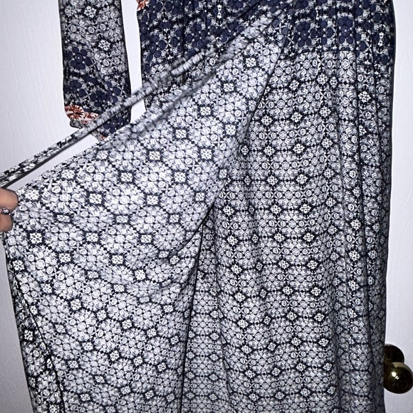 NWOT fraiche by j hilo long sleeve maxi dress - Picture 6 of 8